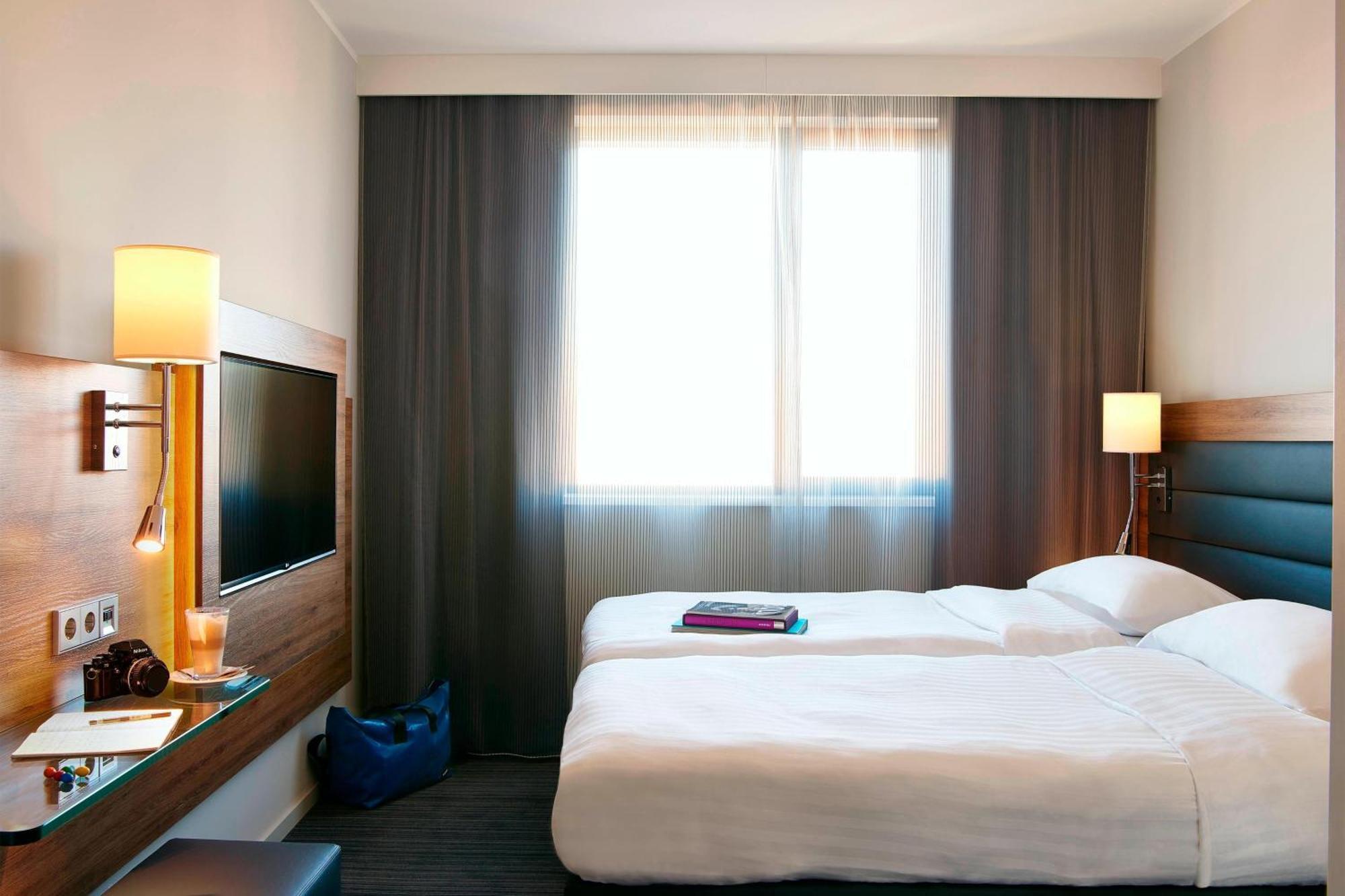 โมซี ลอนดอน ฮีทโธรว์ แอร์พอร์ต Hotel เฮาน์สโลว์ ภายนอก รูปภาพ